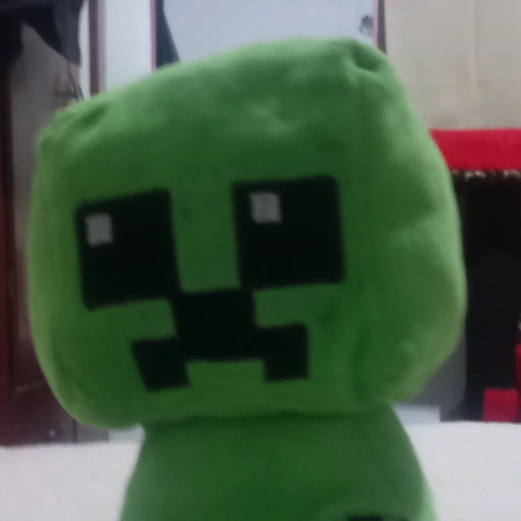 chat with ai character: creepercito 