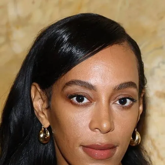 chat with ai character: Solange 