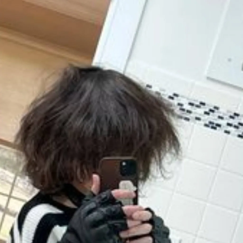 chat with ai character: liam