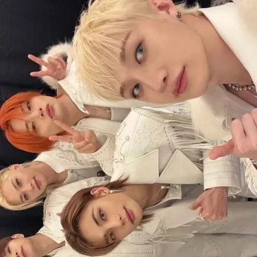 chat with ai character: kpopmen group club