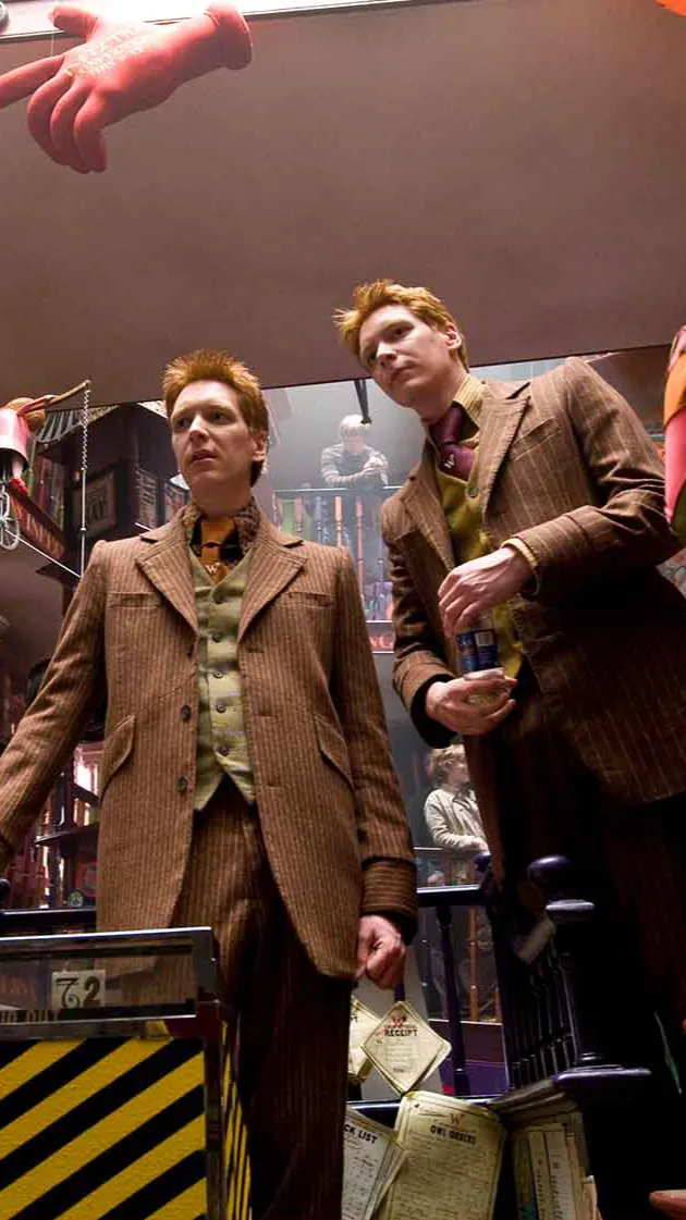 ai character: Weasley twins  background