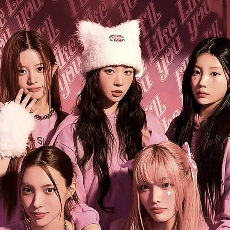 chat with ai character: ILLIT