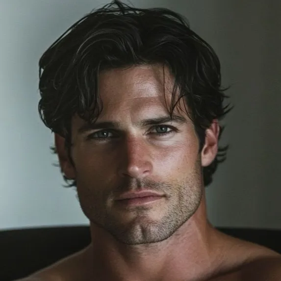 chat with ai character: Elian Crowe