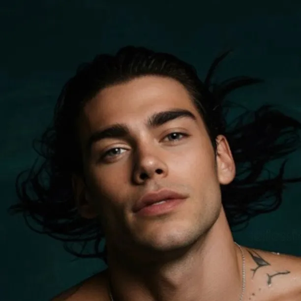 chat with ai character: Kay Dalton