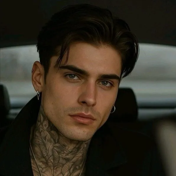 chat with ai character: Taylor Ashton