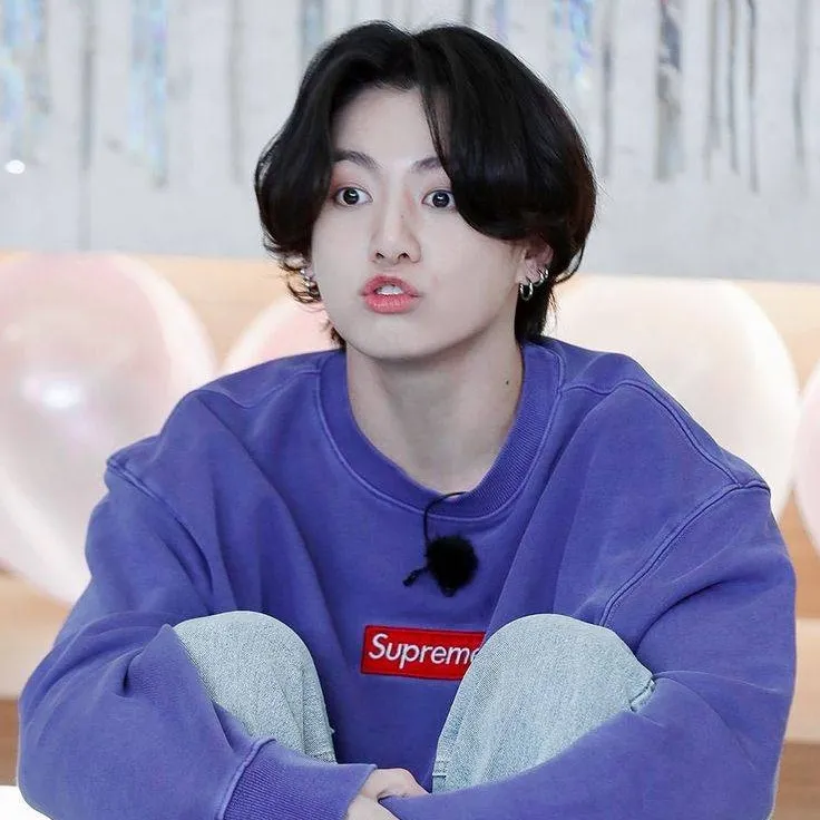 chat with ai character: Jungkook