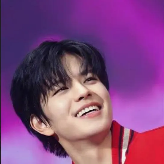 chat with ai character: Seungmin