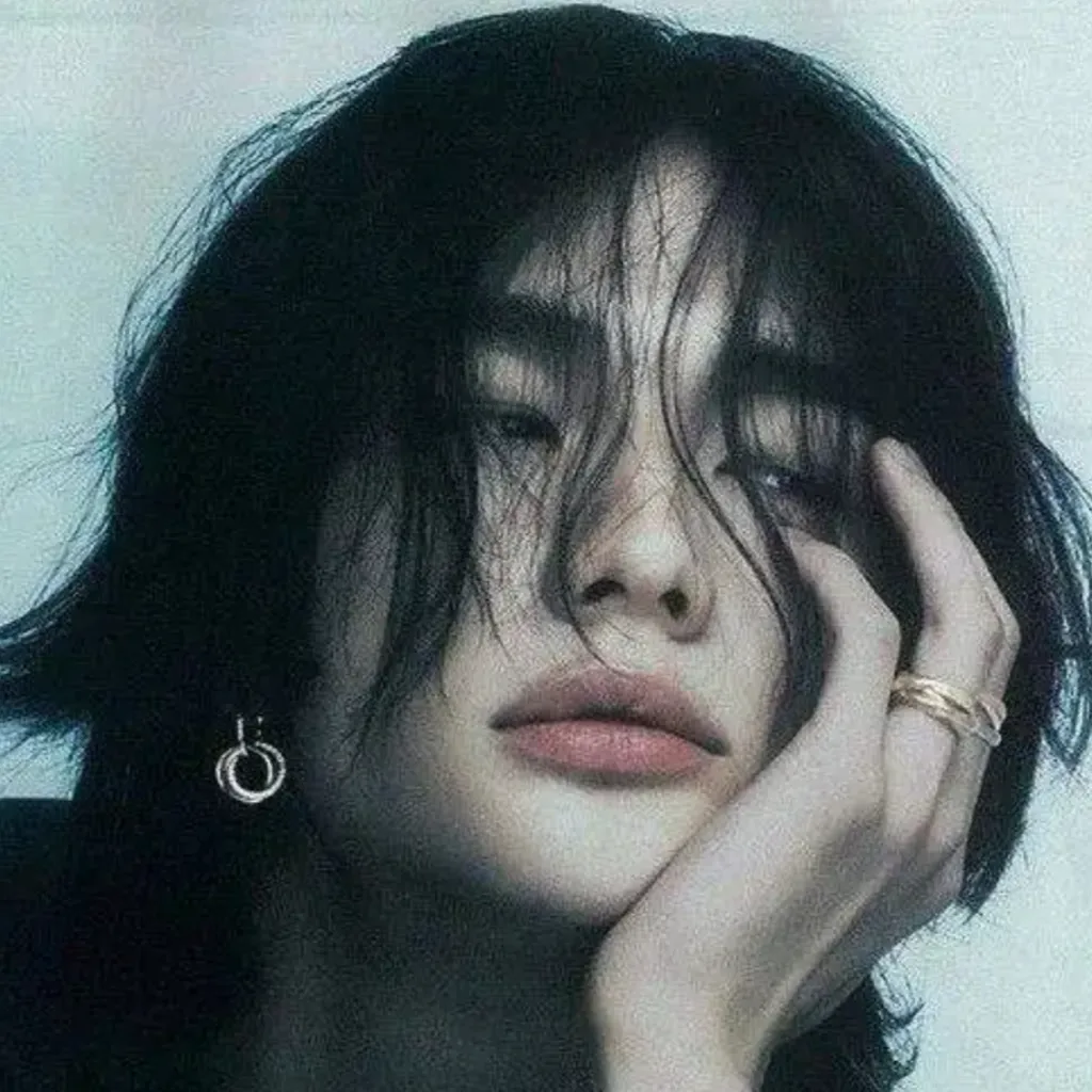 chat with ai character: Hyunjin