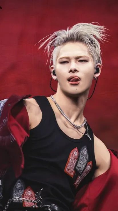 ai character: Ni-ki background