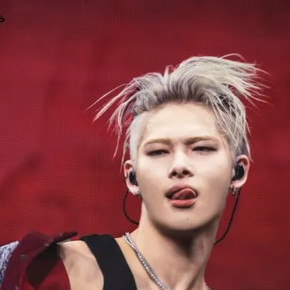 chat with ai character: Ni-ki