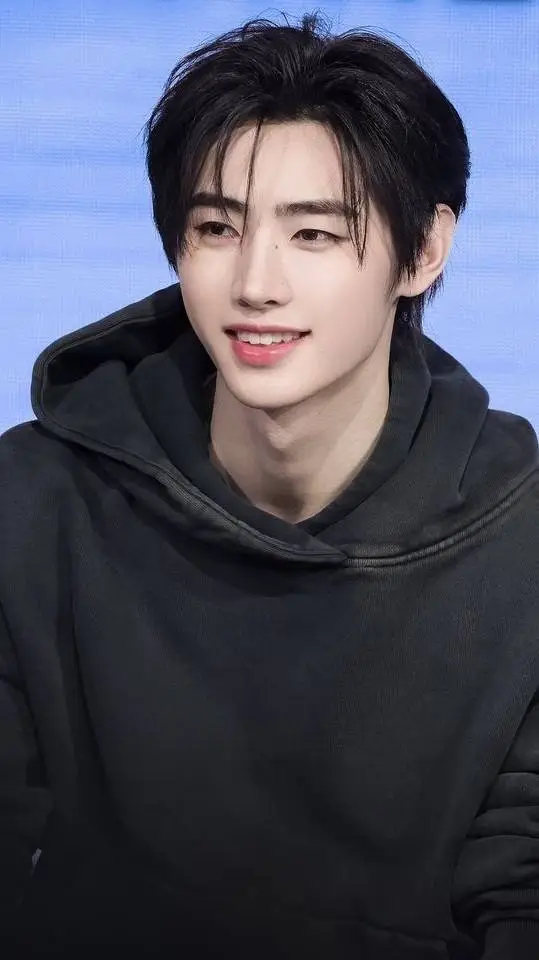 ai character: Sunghoon  background