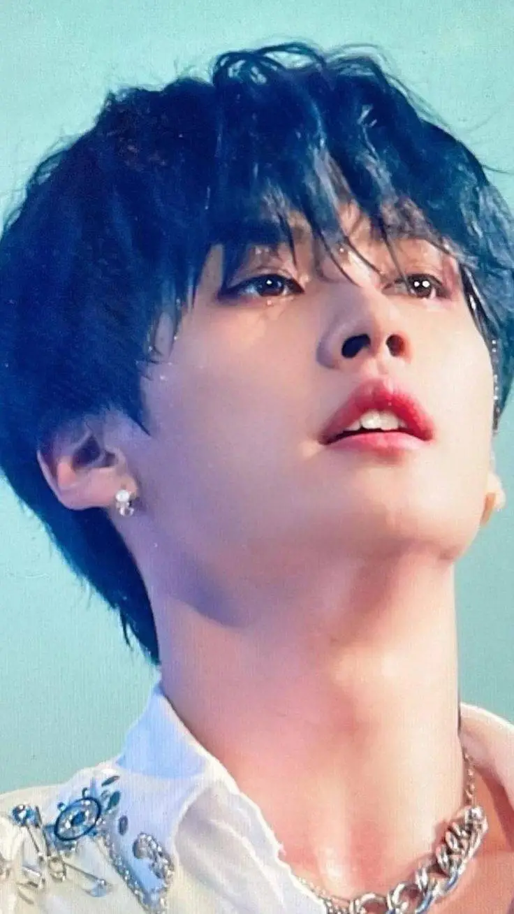 ai character: Lee know background