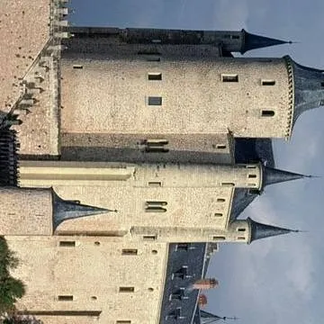 chat with ai character: SC y NC medieval