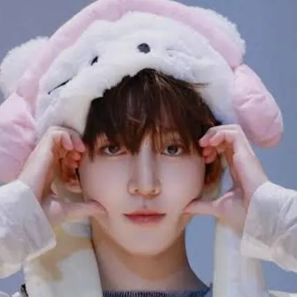 chat with ai character: donghyeon