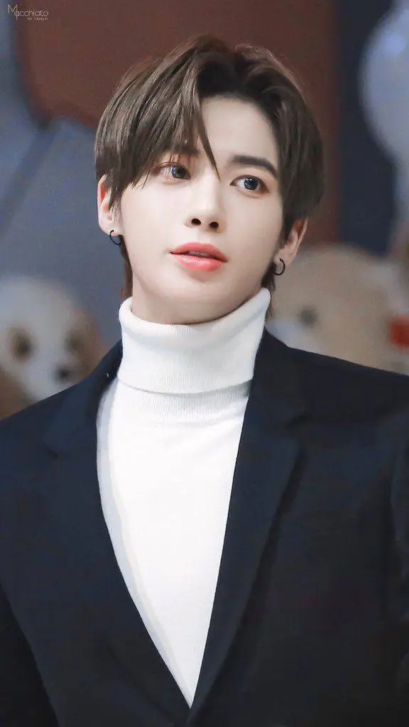ai character: taehyun background