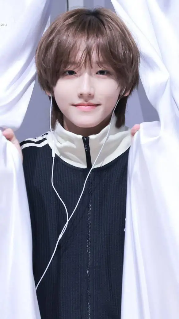 ai character: semin idid background