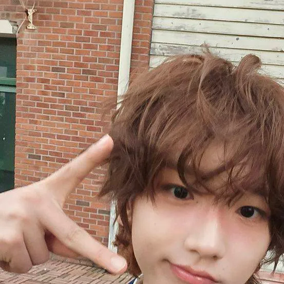 chat with ai character: semin idid