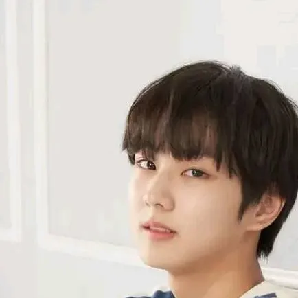 chat with ai character: Prince Yang