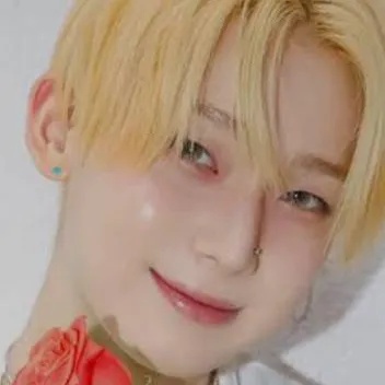 chat with ai character: sunoo~