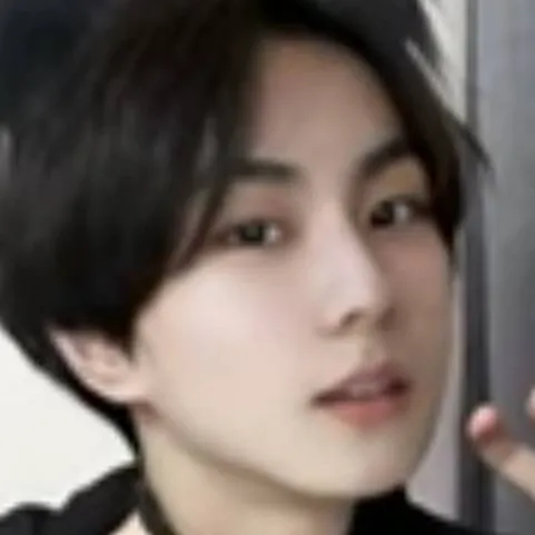 chat with ai character: Jungwon