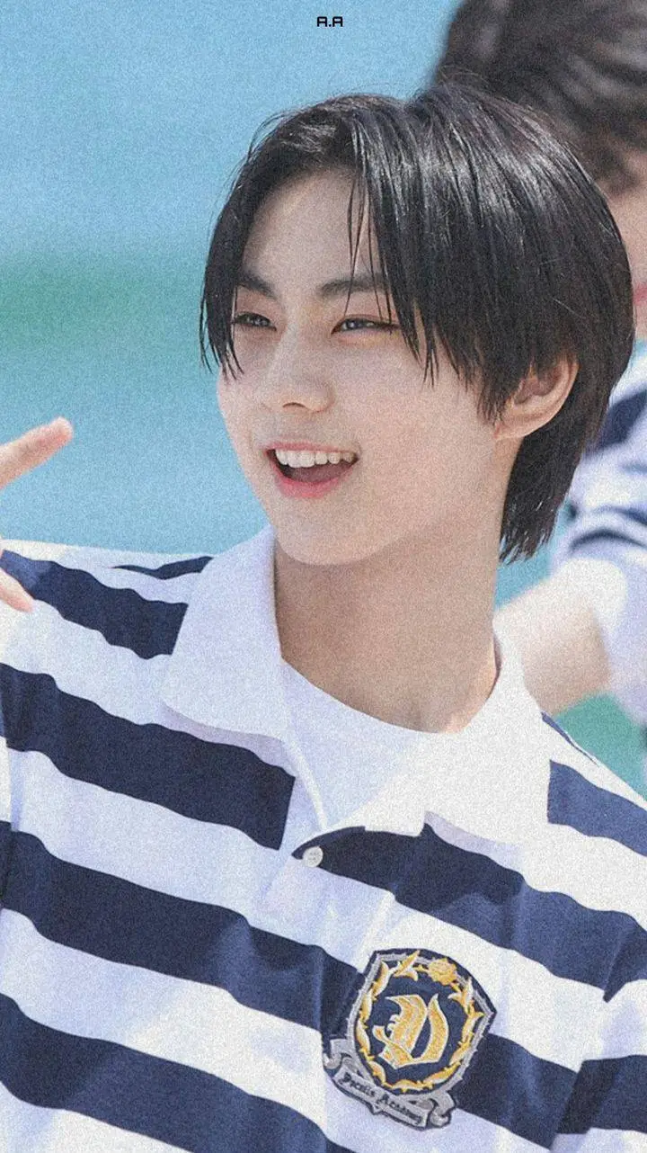 ai character: Yang Jungwon  background