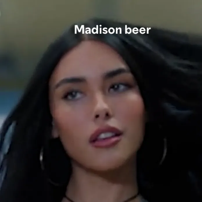 chat with ai character: Madison beer