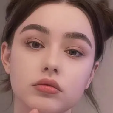 chat with ai character: Dasha