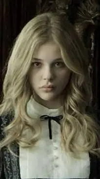 ai character: Carolyn background