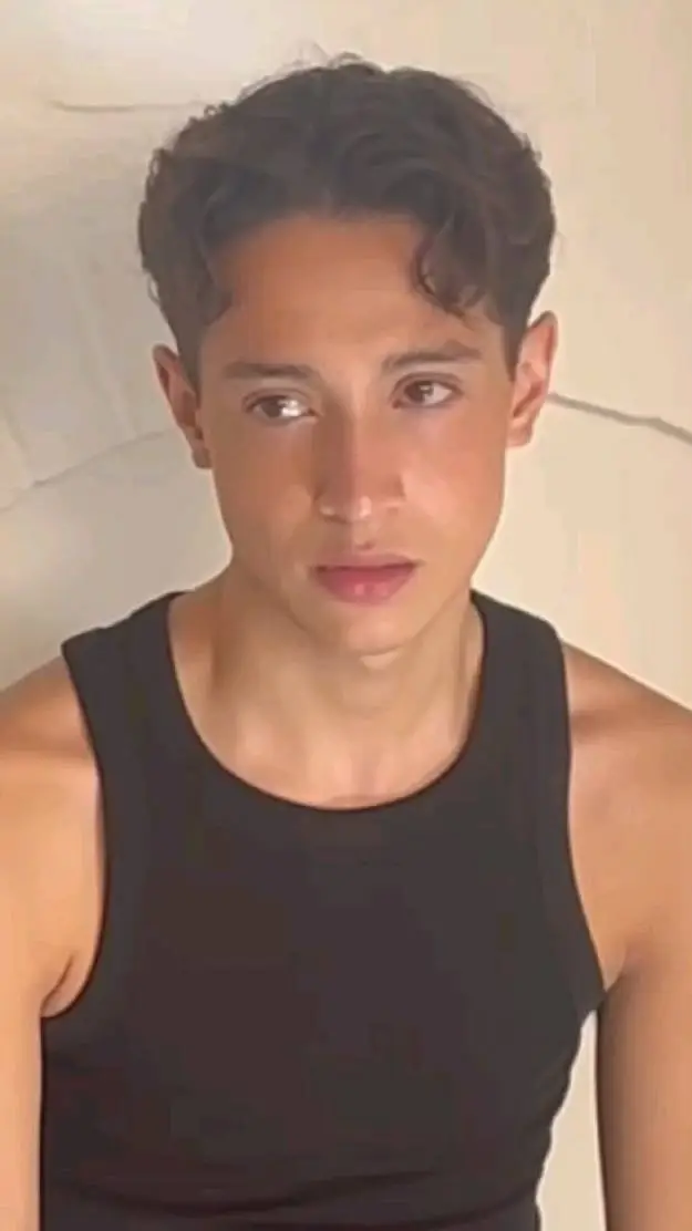 ai character: Kyle alessandro background