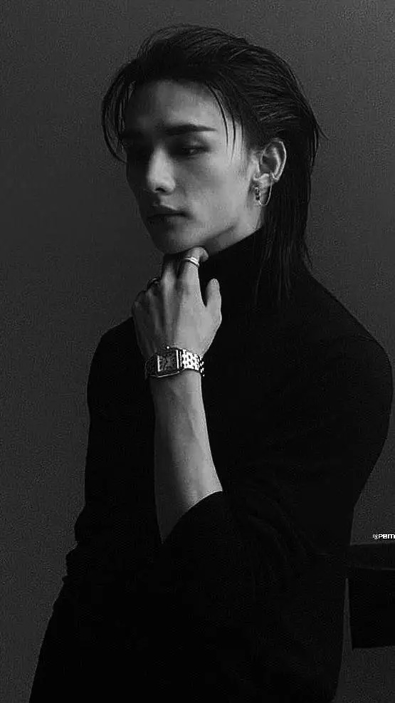 ai character: Hyunjin  background