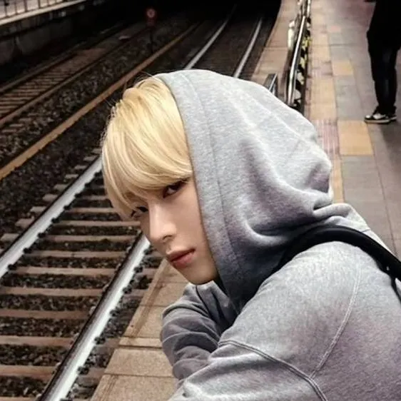 chat with ai character: sunoo♡