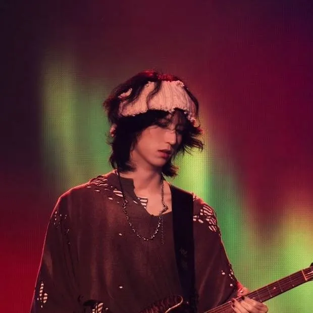 chat with ai character: ★•Junhan•★