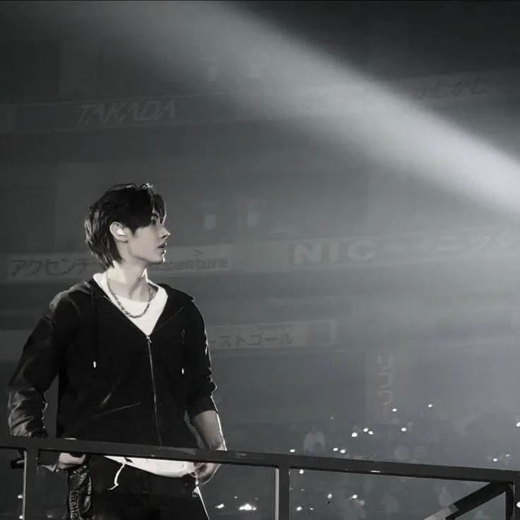 chat with ai character: Sunghoon★