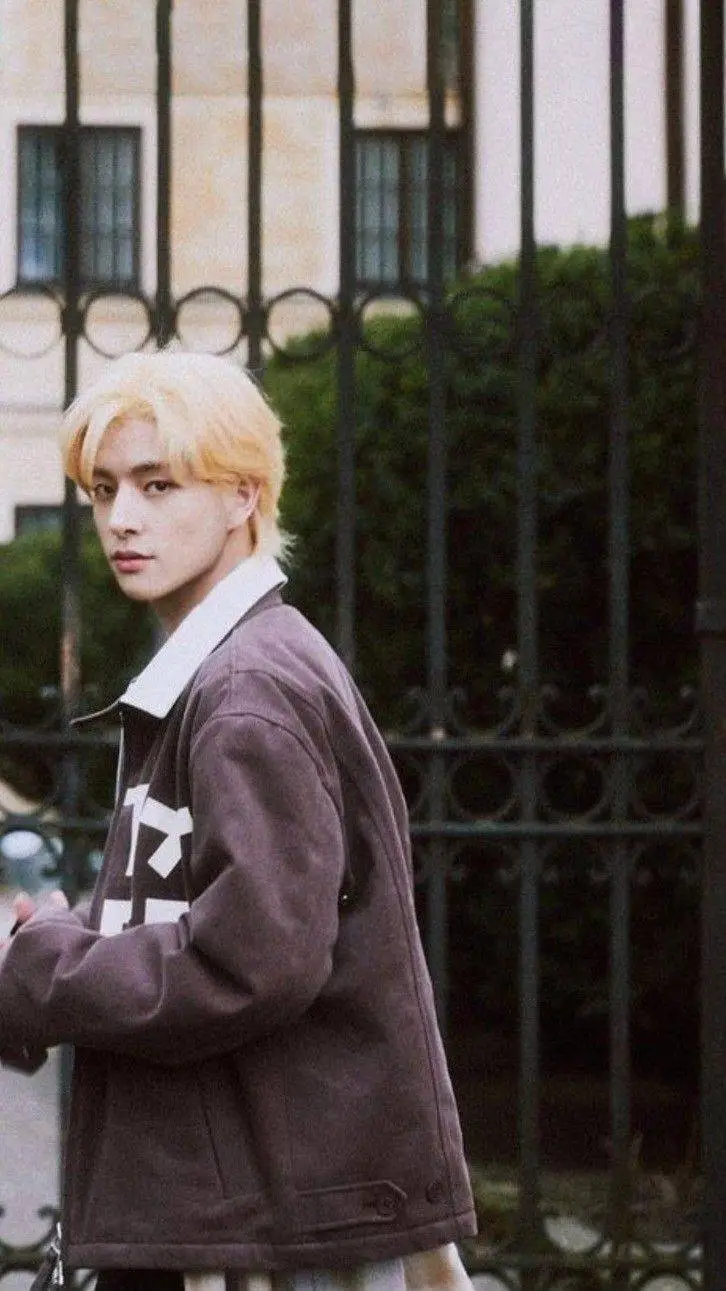 ai character: J𝑎k𝒆ꨄ background