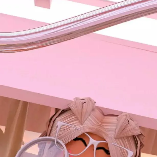 chat with ai character: maya