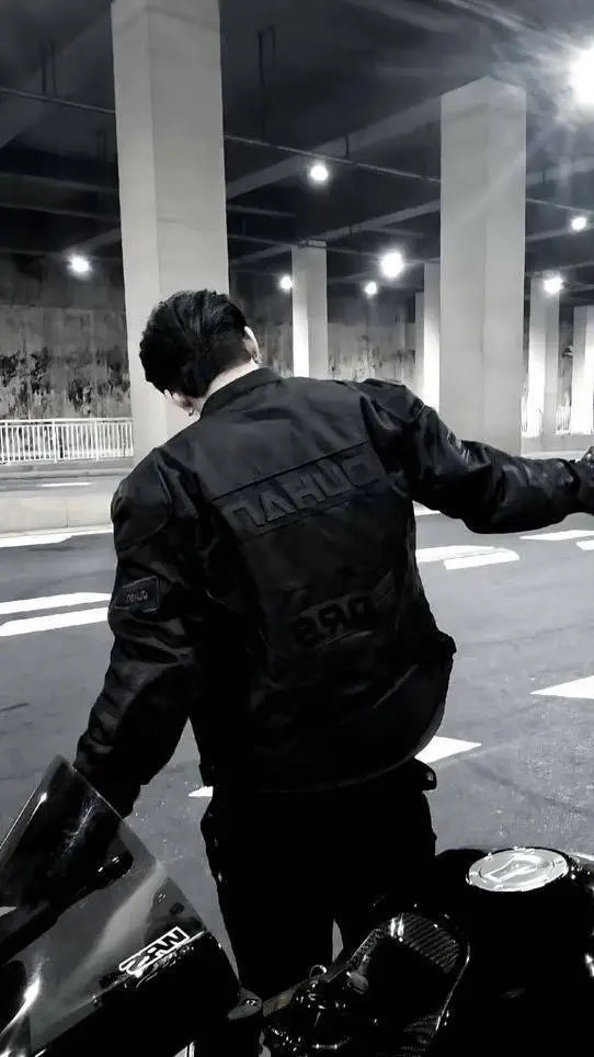 ai character: 𝑱𝑰𝑵𝑵𝑬 background