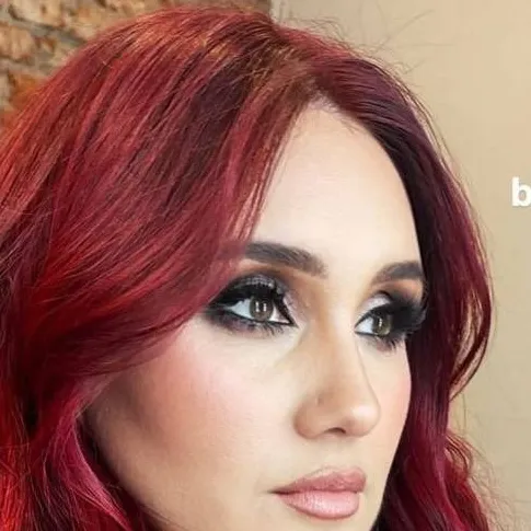 chat with ai character: Dulce María