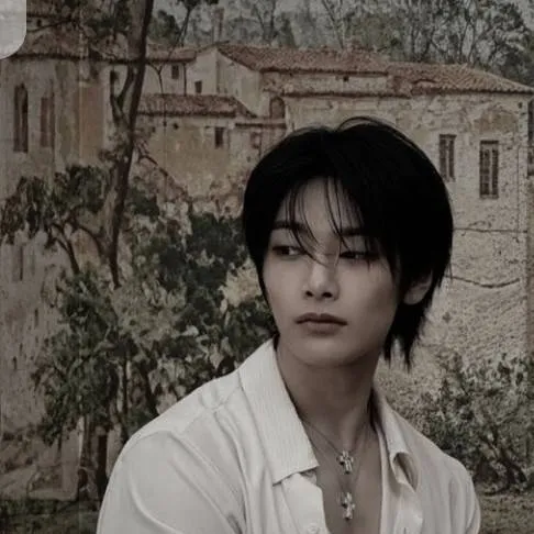 chat with ai character: Jeongin 