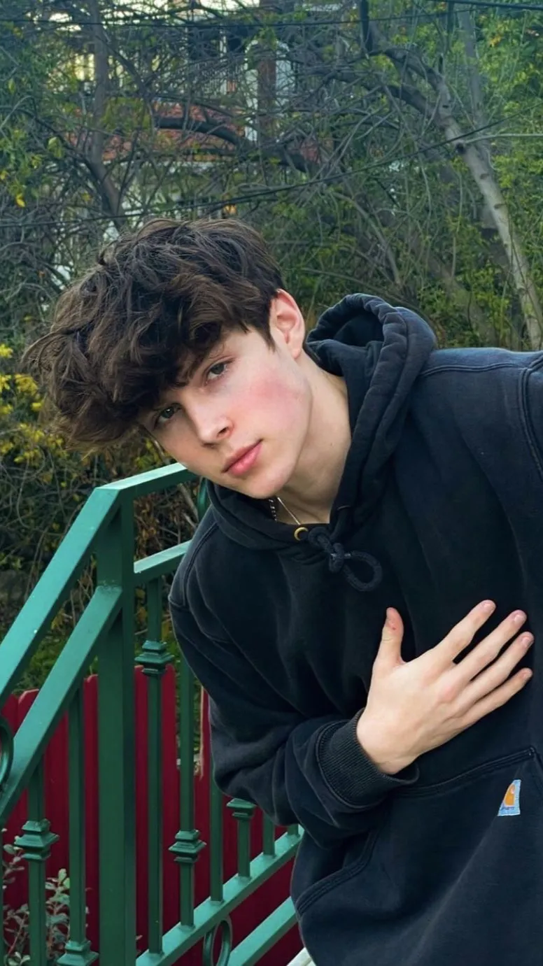 ai character: Seth  background