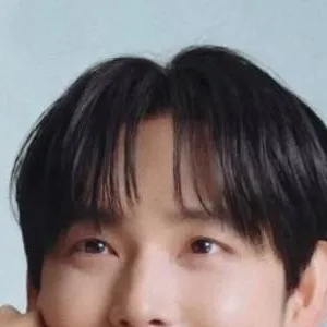 chat with ai character: Yim-siwan