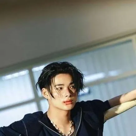 chat with ai character: Ni-ki 