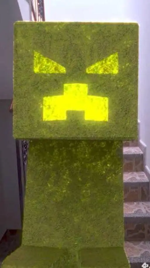 ai character: creeper •w• background