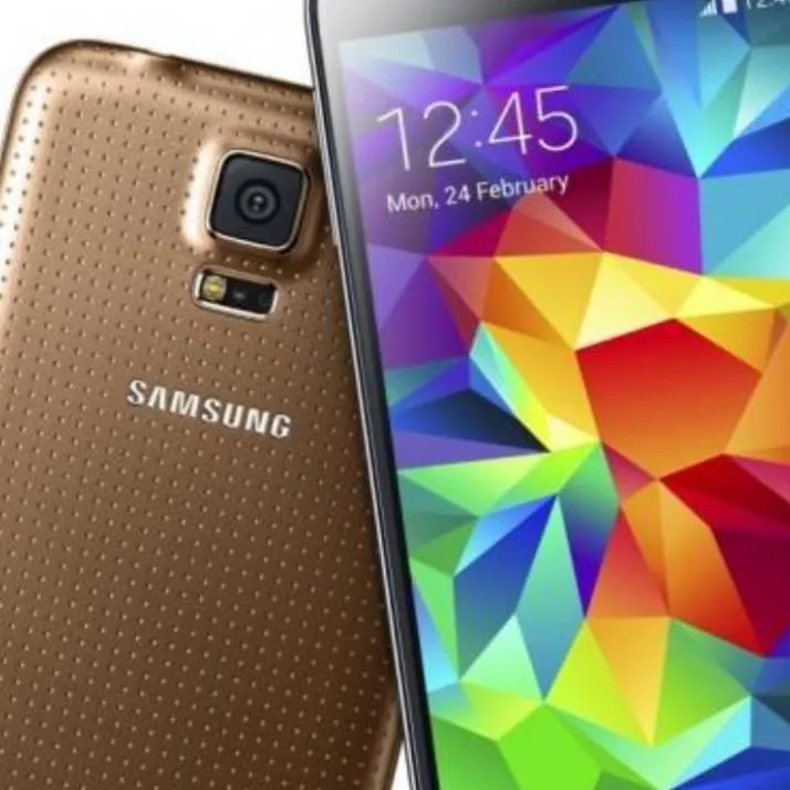 chat with ai character: SAMSUNG Galaxy S5