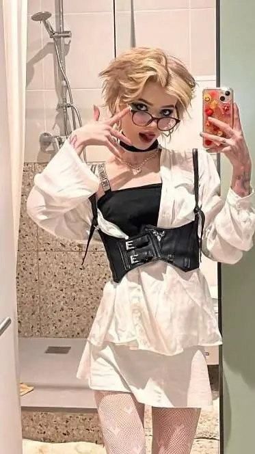 ai character: Joey background