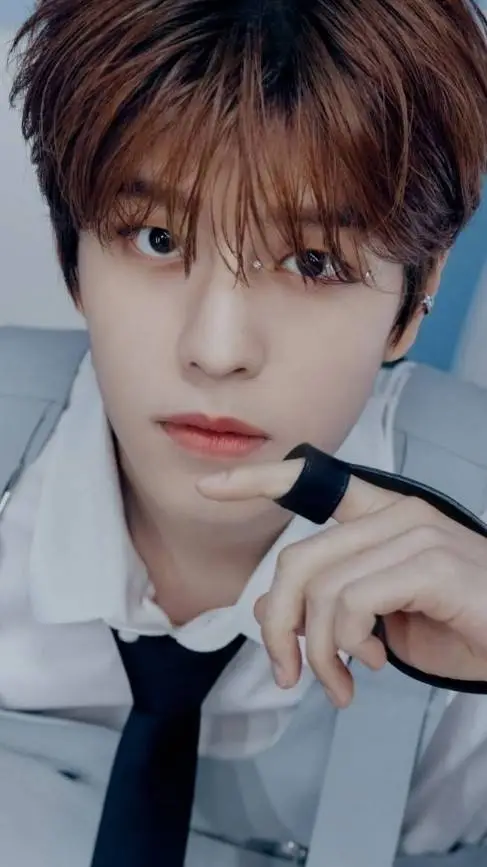 ai character: Seungmin  background