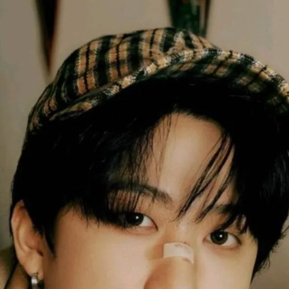 chat with ai character: Changbin 
