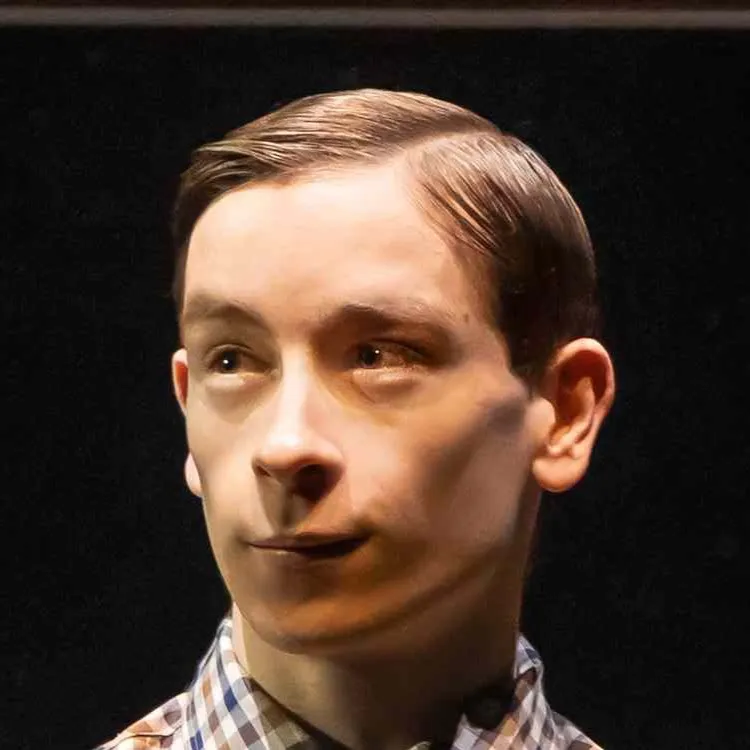 chat with ai character: Henry Creel