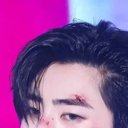 chat with ai character: Sunghoon