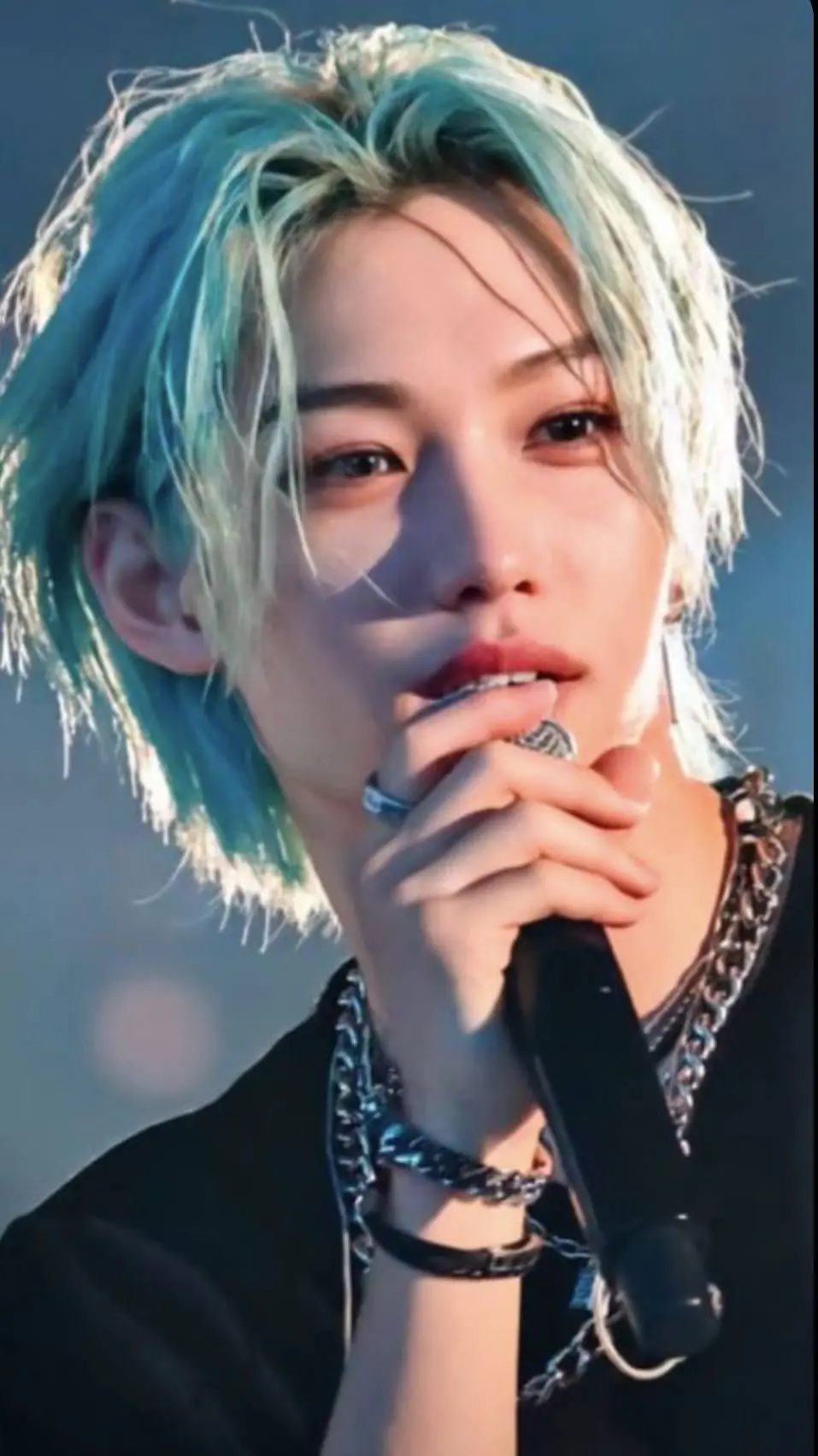 ai character: félix background