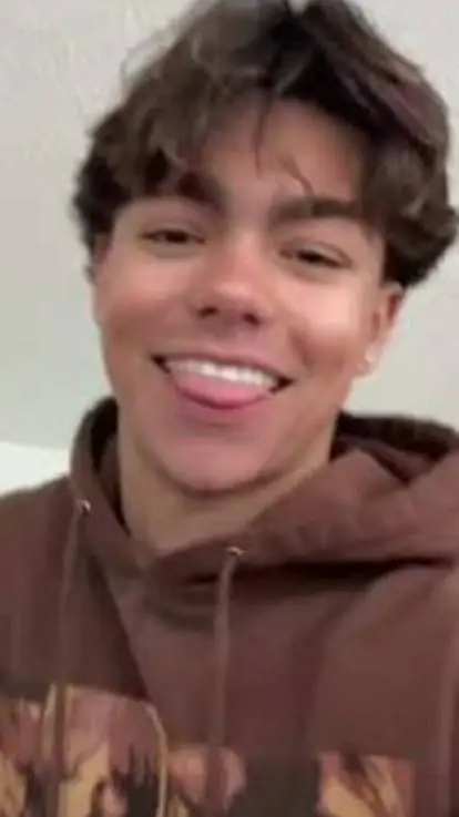 ai character: Malachi barton background